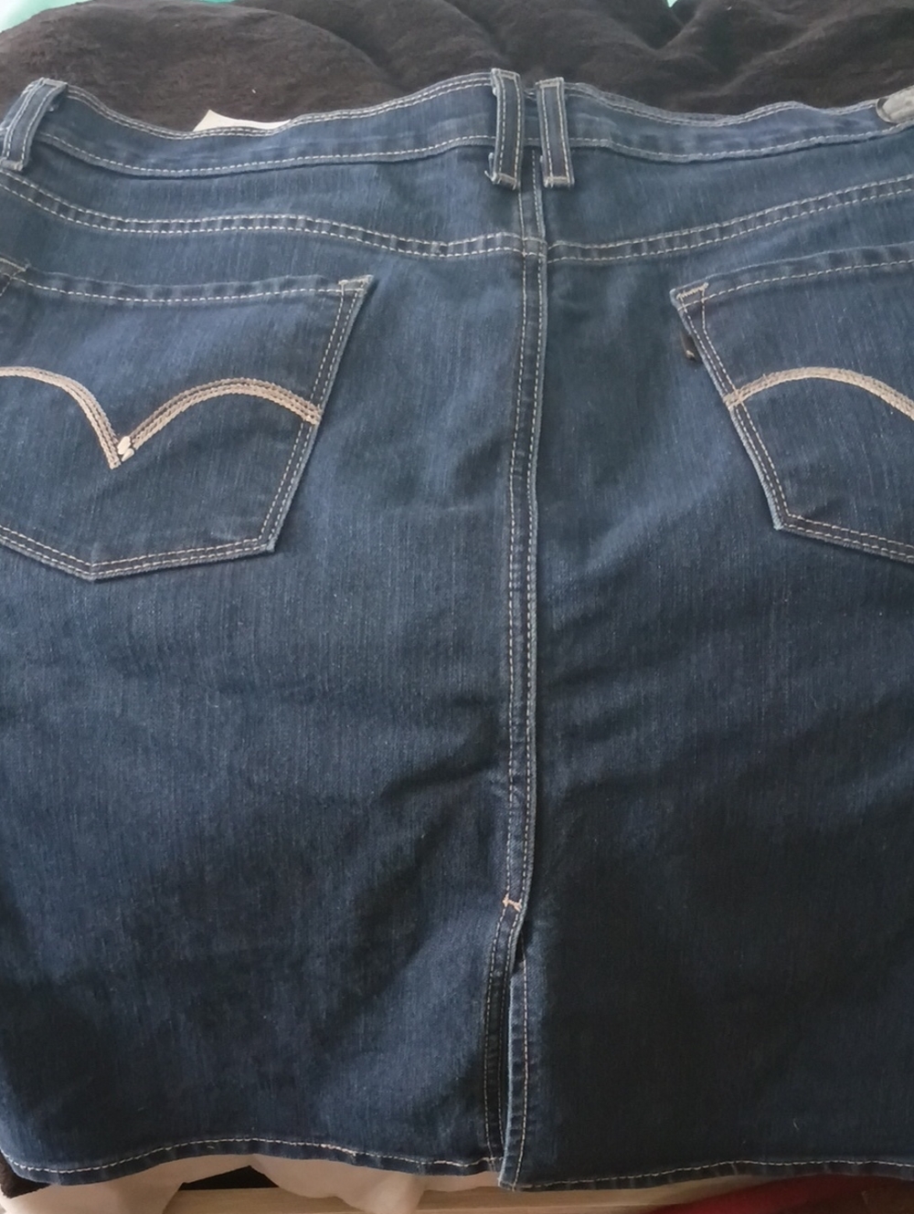 Levi's Men's Dark Blue Straight Jeanskirt with Contrast Pocket Stitch